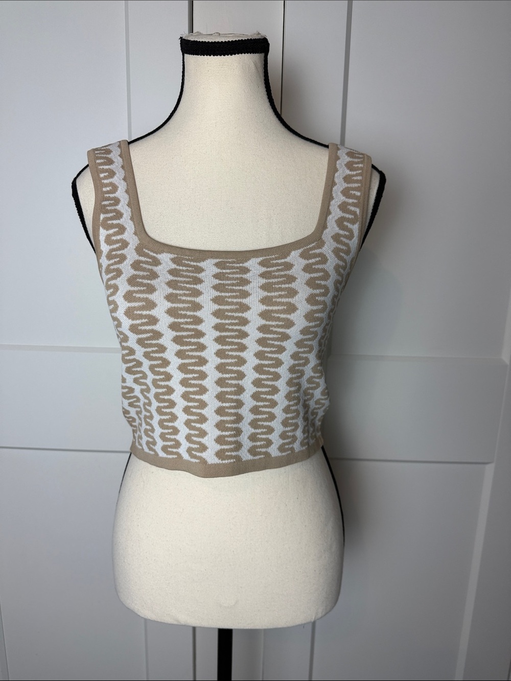 Lucy Paris small abstract print basic cropped cami tank top layering piece